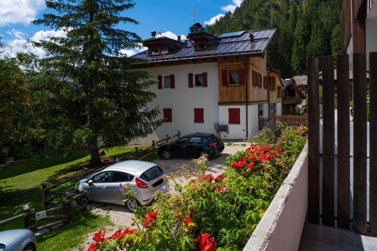 La Picola Cesa De Sen Nicolo Apartment Mazzin Luaran gambar